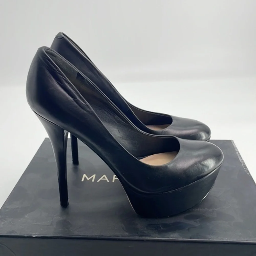 UEC Marciano black leather platform rounded toe pumps size 7